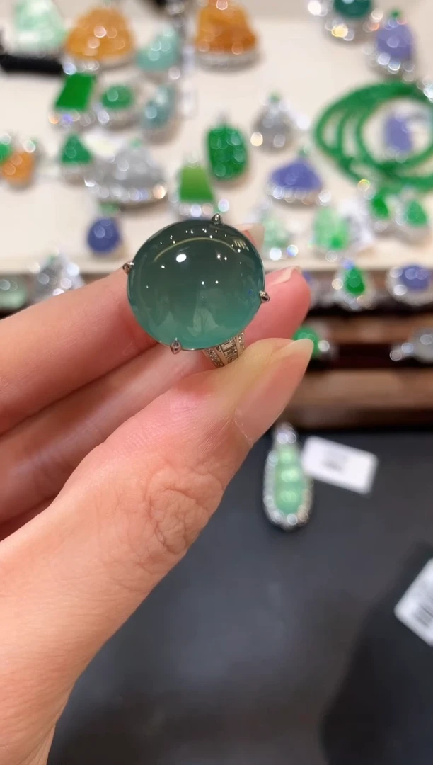 翡翠戒指18K金镶嵌m75
