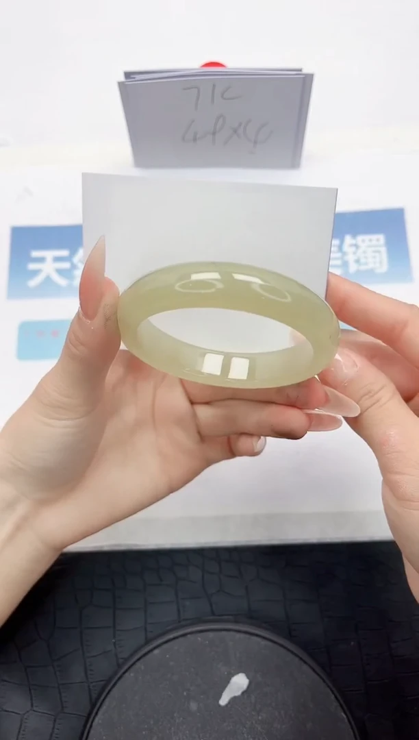 【闪购商品】石英质玉手镯未镶嵌G125-56