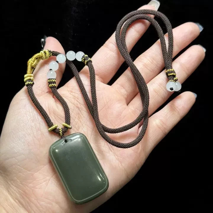 和田玉吊坠  和田玉吊坠