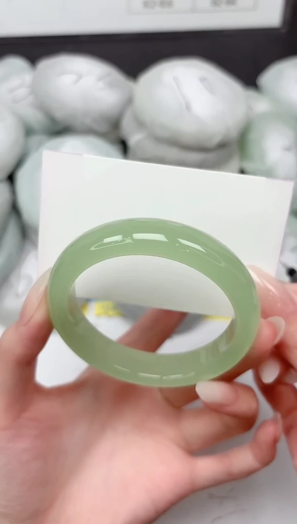 未镶嵌手镯石英质玉79-56.9