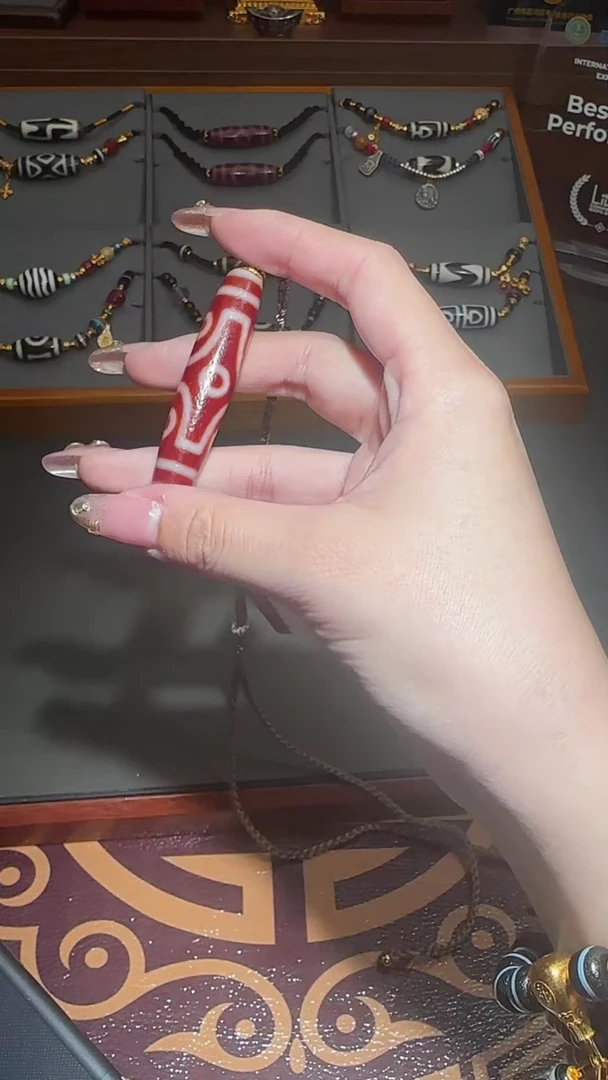 【闪购商品】玛瑙/玉髓颈饰未镶嵌美泓红肉杵六吊坠多样性发一