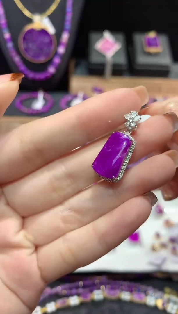 苏纪石（舒俱来）18K金镶嵌.吊坠