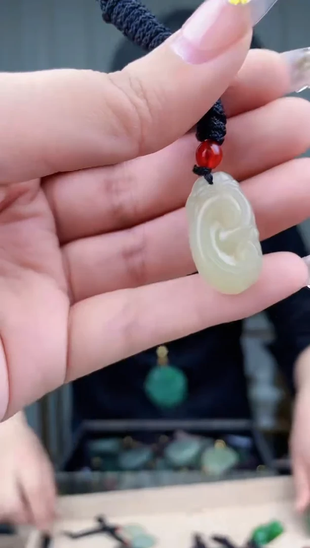 【闪购商品】和田玉挂件未镶嵌拍一发一，多样性发货！