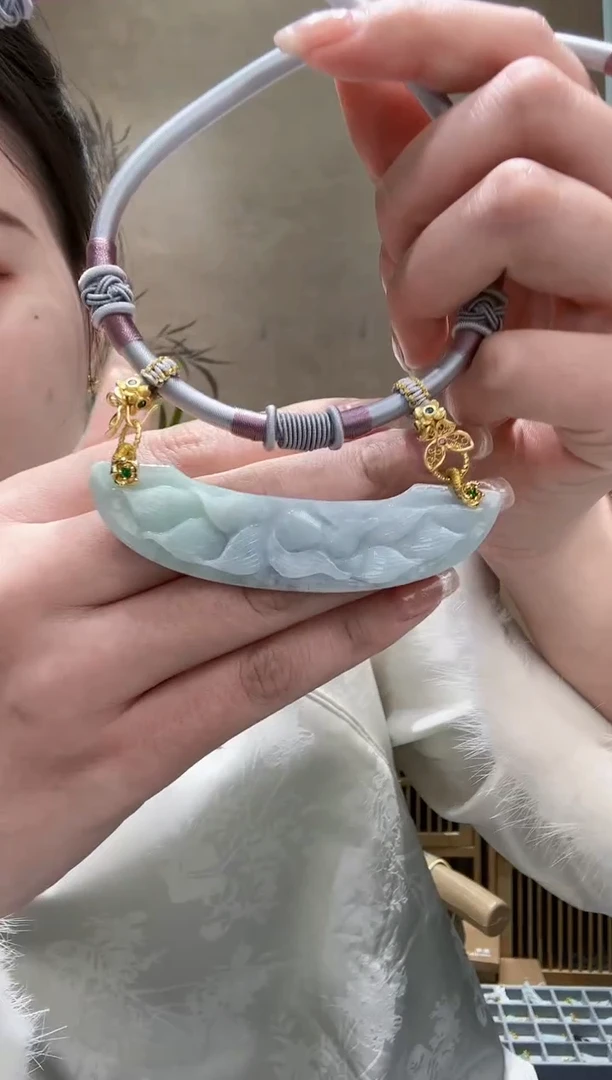 【闪购商品】翡翠颈饰未镶嵌吊坠