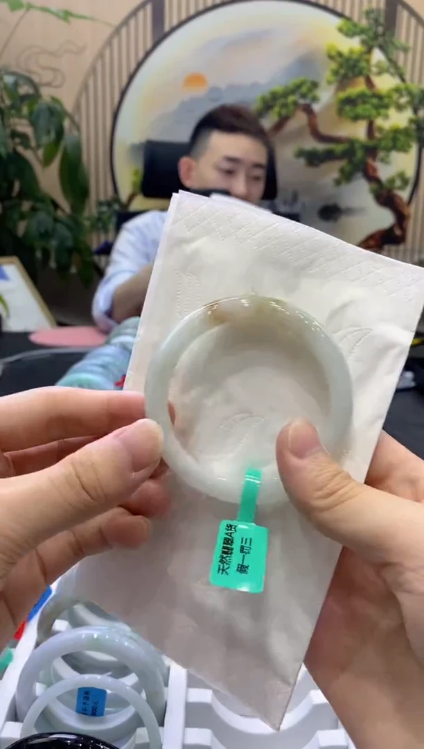 翡翠手镯未镶嵌0000000000000009943