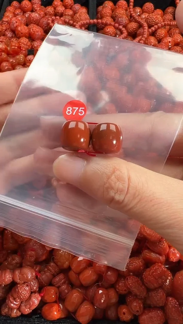 颈饰未镶嵌南红玛瑙1