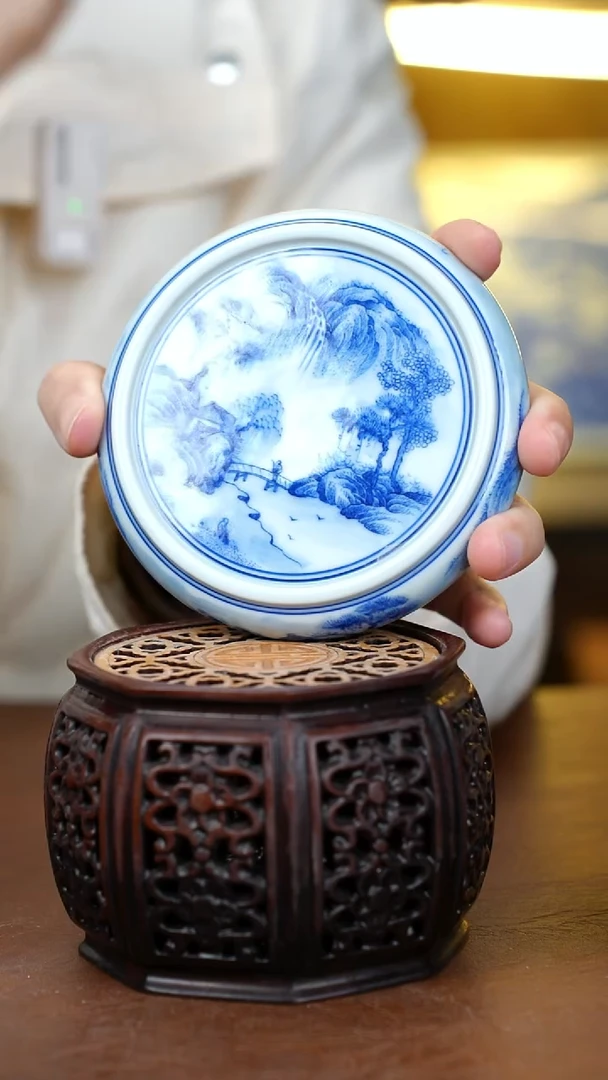 青花山水盖置一个