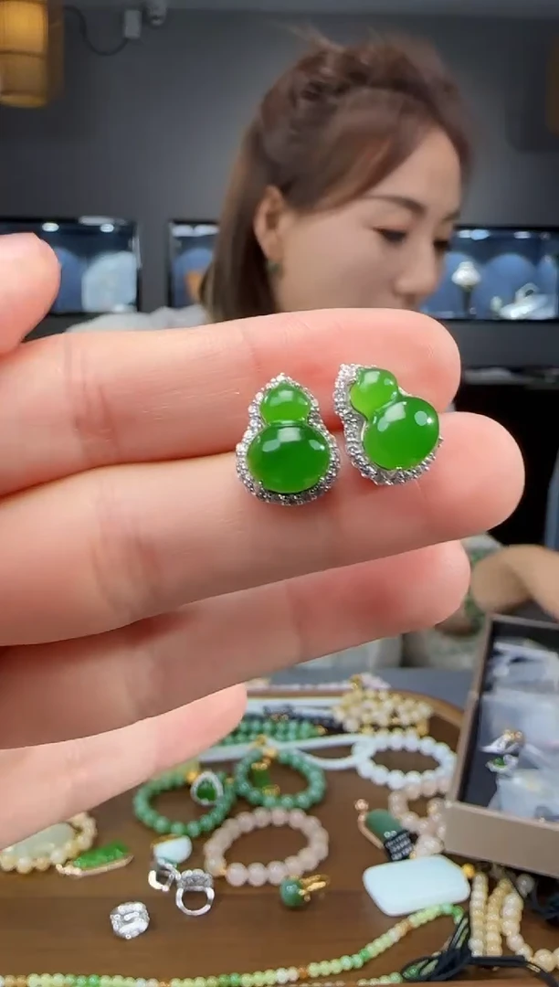 和田玉银S925镶嵌耳饰1