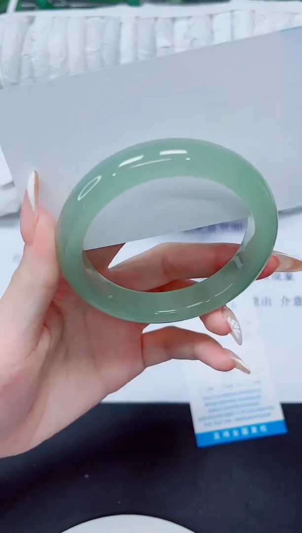 未镶嵌手镯石英质玉73/64.3AAA