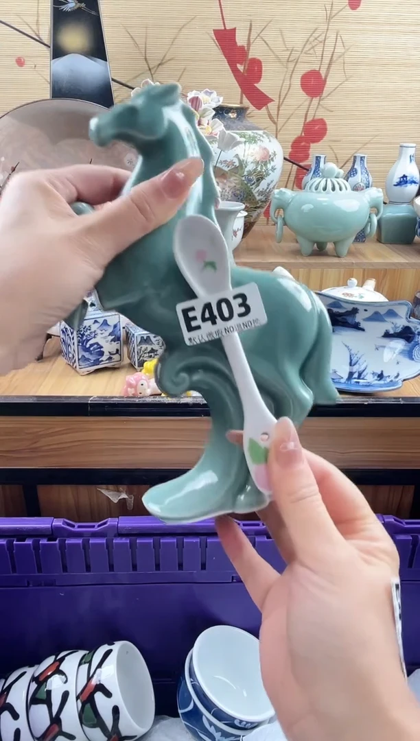 孔****园==============e403