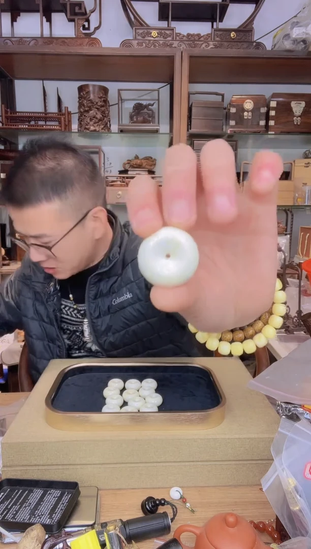 【闪购商品】乌木类书架333海平安扣