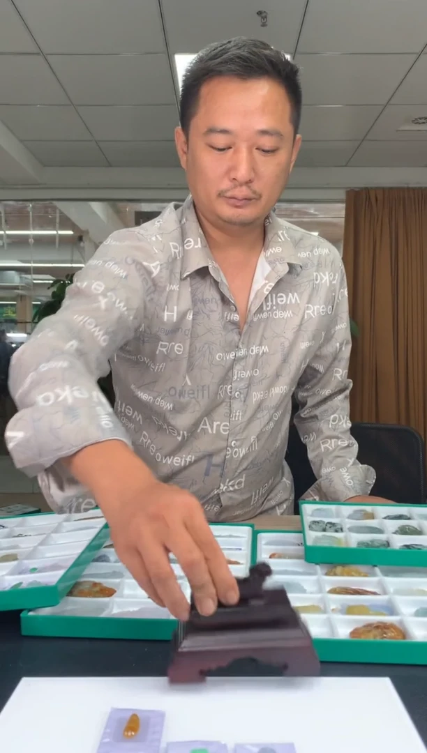 未镶嵌定制翡翠放***?          *1512131