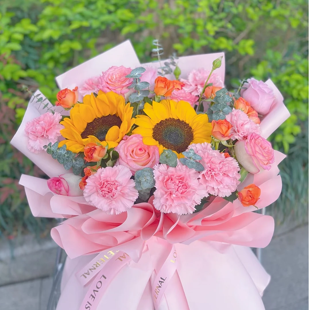 套餐27  艾莎10支+橙芭比5支+粉色康乃馨20支+迷你小头向日葵5支