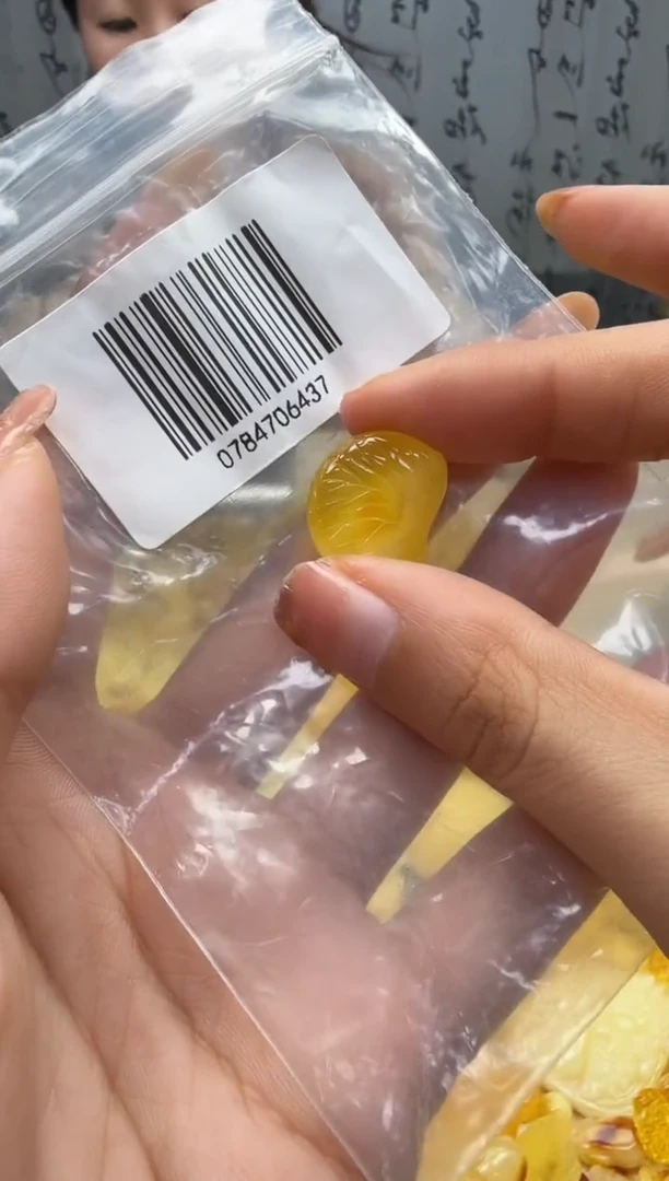裸石琥珀未镶嵌如图