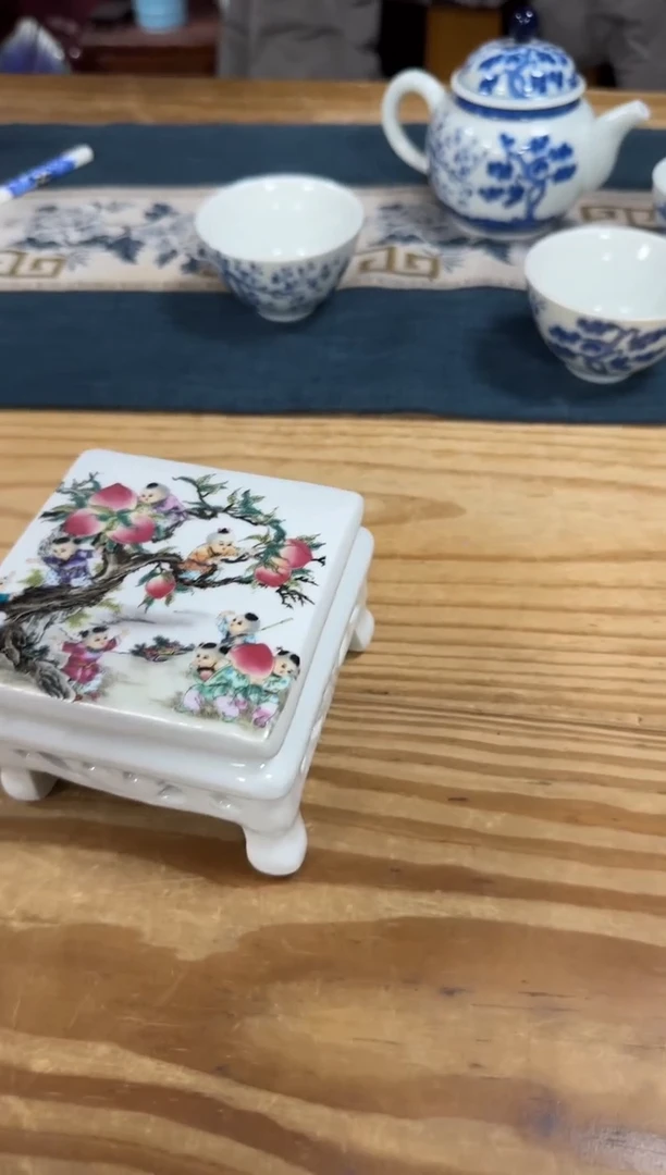 陶瓷陶瓷小桌凳，