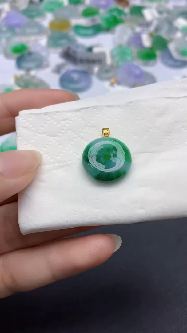 翡翠未镶嵌颈饰天然缅甸a货翡翠