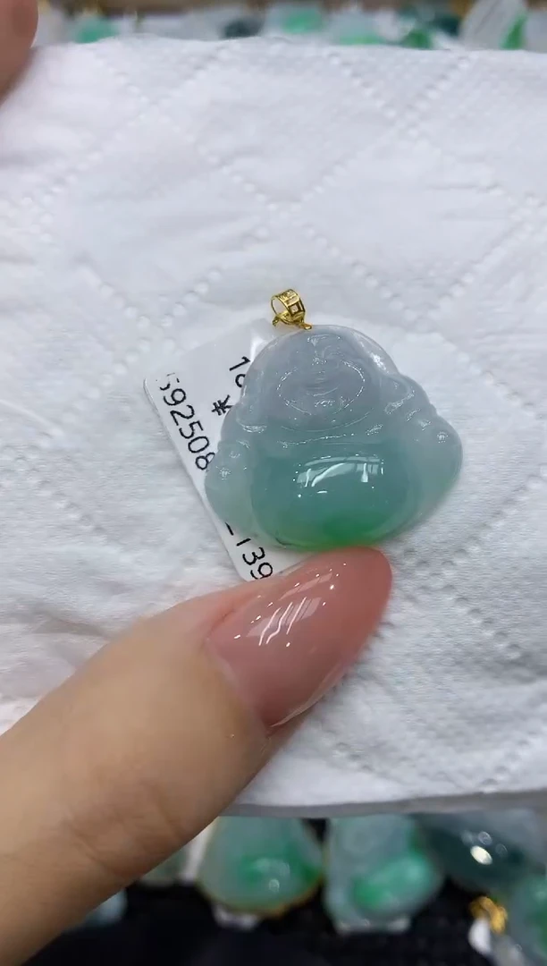 颈饰18K金镶嵌翡翠111111111111