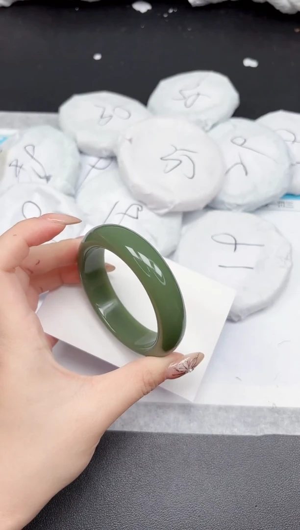 未镶嵌手镯石英质玉209-55.9