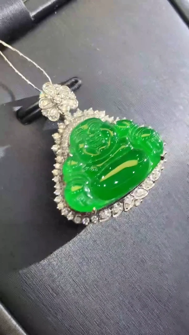 吊坠(不含链)18K金镶嵌翡翠多样性发其一