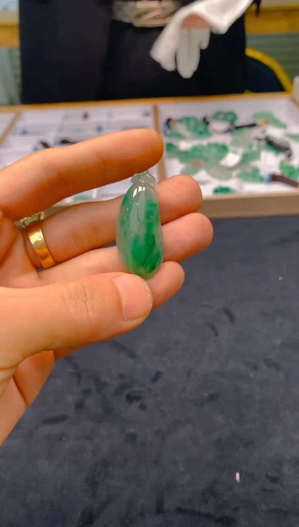 【闪购商品】石英质玉颈饰未镶嵌冰美人非洲翠096