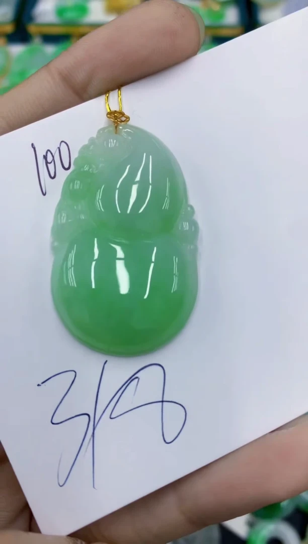 翡翠18K金镶嵌颈饰1111111111