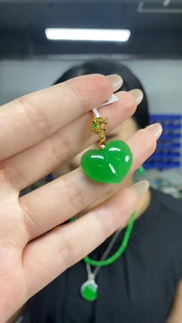 颈饰未镶嵌翡翠闪购链接 多样性发其一颜色微差