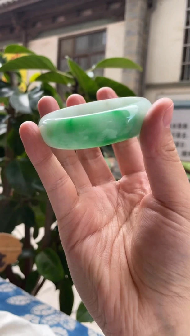 未镶嵌手镯翡翠58圈