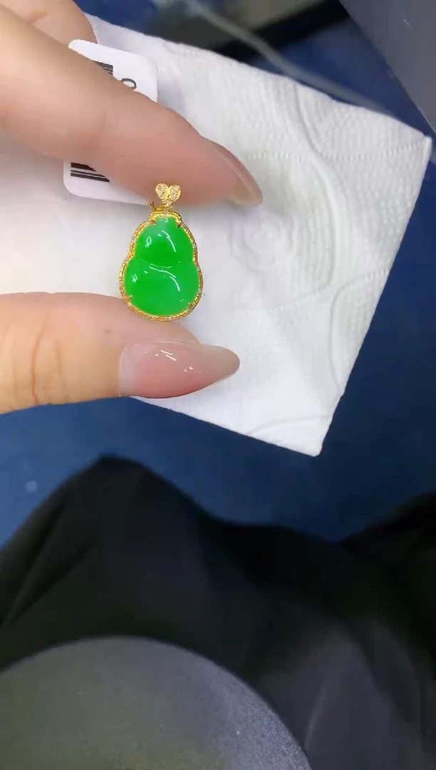 颈饰18K金镶嵌翡翠缅甸天然翡翠a货