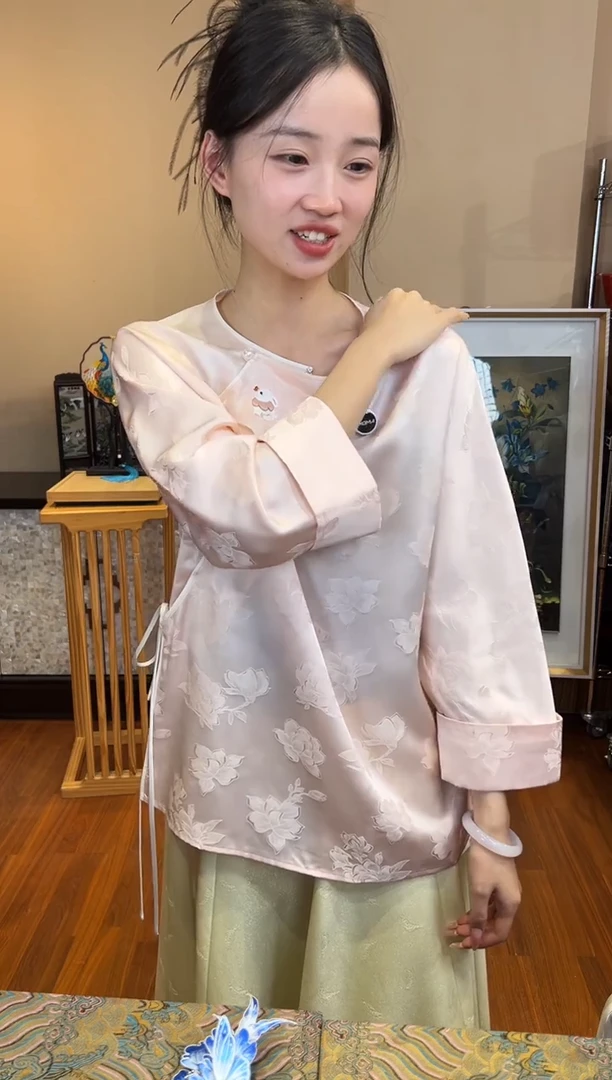 刺绣M 100桑蚕丝衬衫苏绣兔子