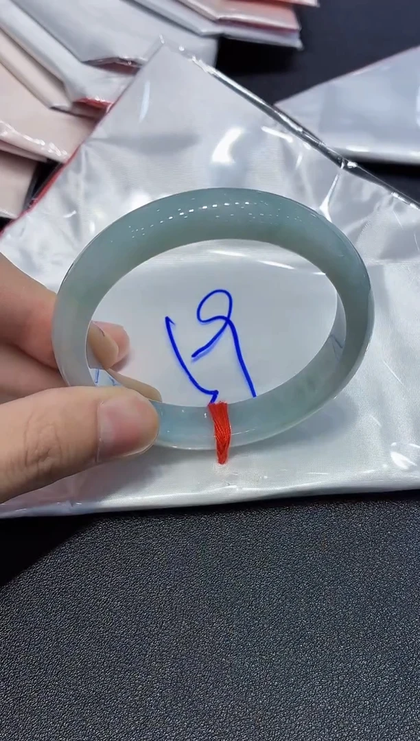 未镶嵌手镯翡翠翡翠手镯