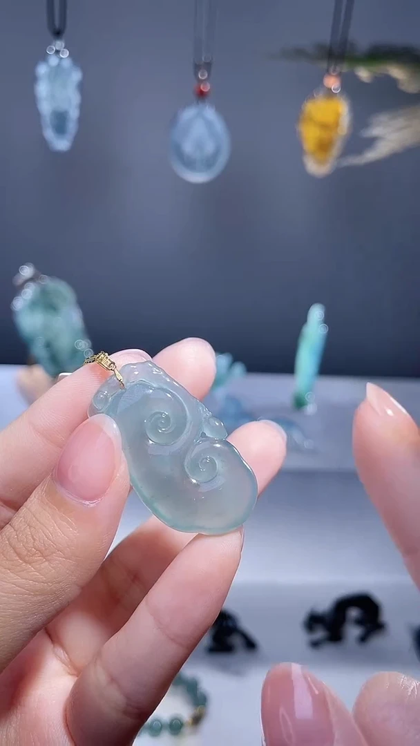 颈饰未镶嵌翡翠如意