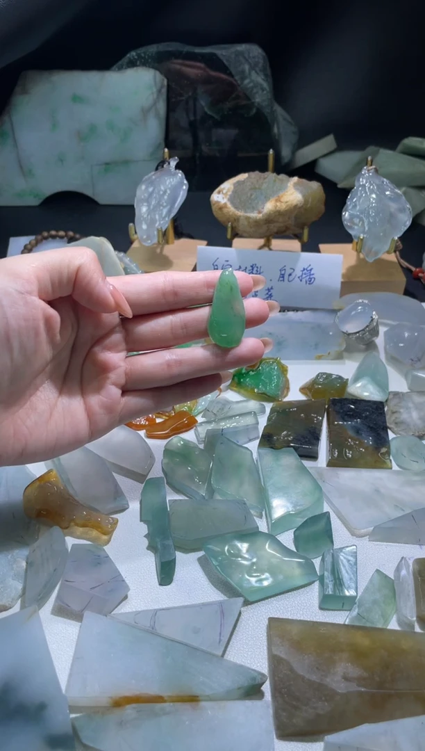 未镶嵌定制翡翠叶子