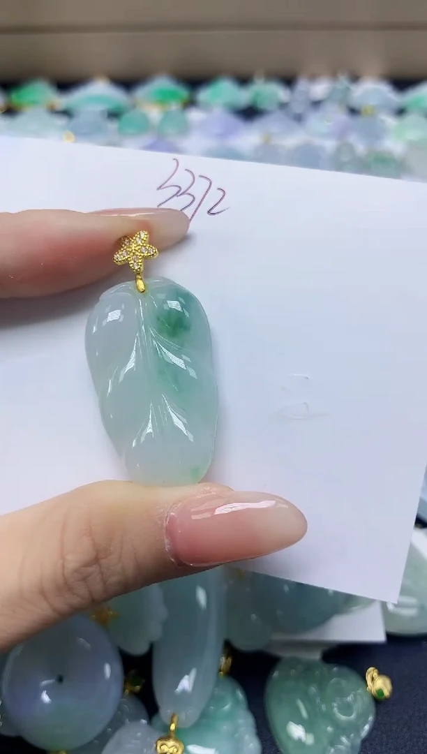 翡翠未镶嵌颈饰天然缅甸翡翠A货