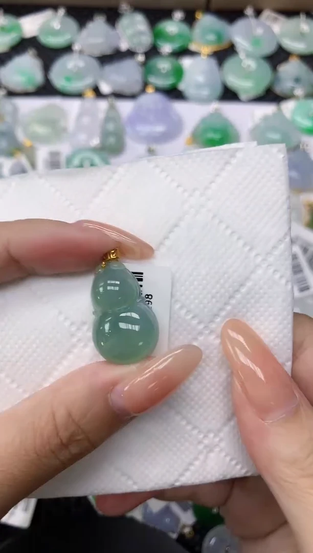 颈饰18K金镶嵌翡翠11111111111