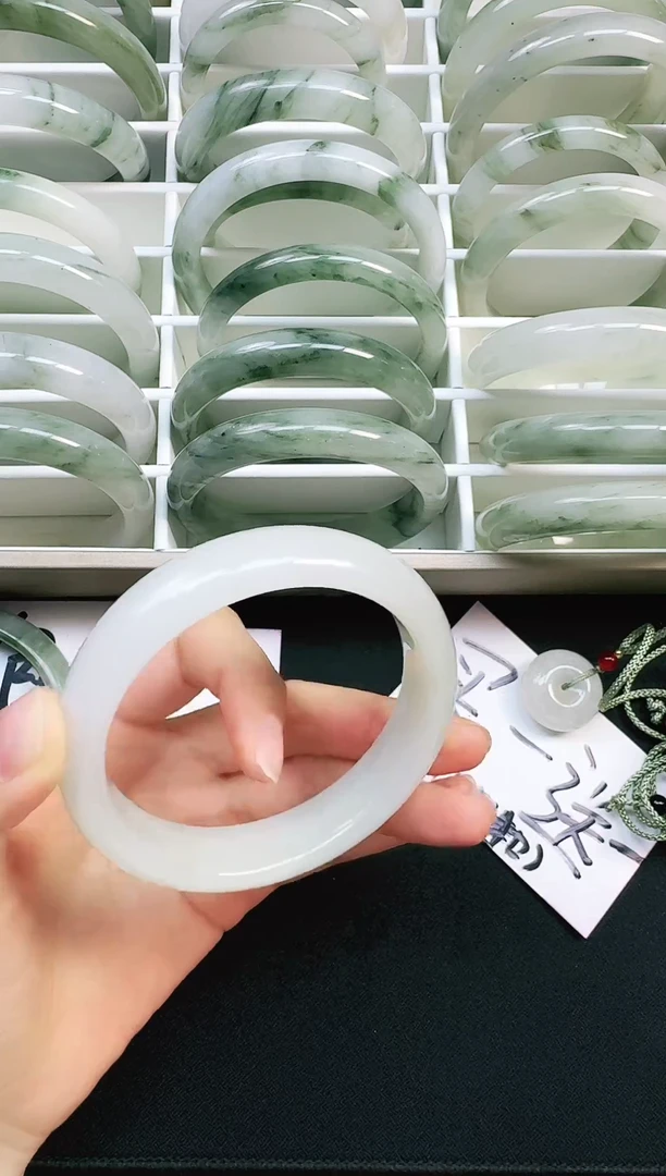 未镶嵌手镯石英质玉2-60