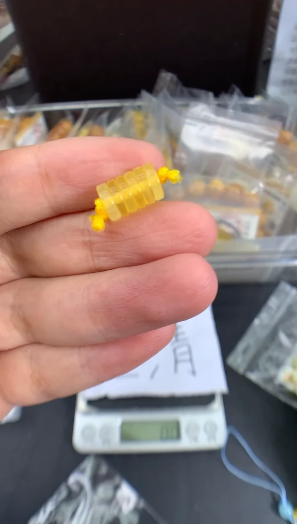 蜜蜡未镶嵌珠宝奇石1