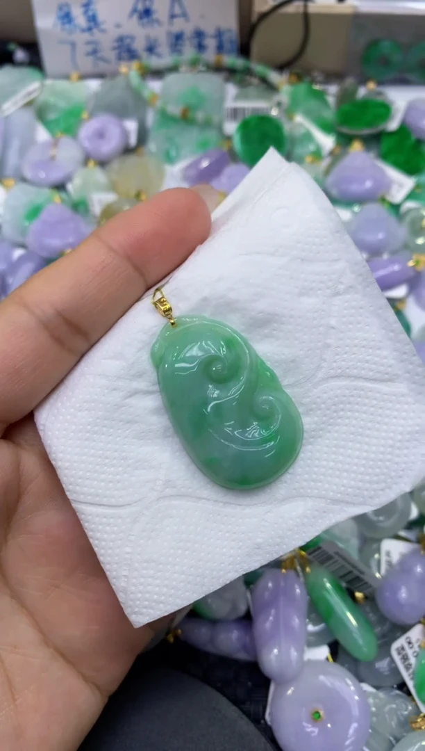 颈饰18K金镶嵌翡翠天然缅甸A货翡翠