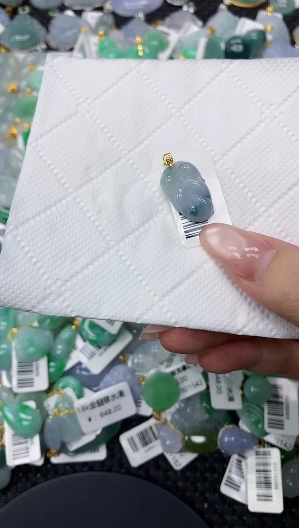 颈饰18K金镶嵌翡翠1111111111