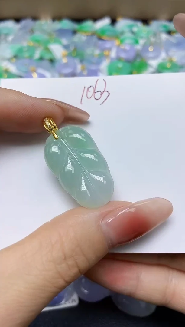翡翠未镶嵌颈饰 天然缅甸翡翠A货