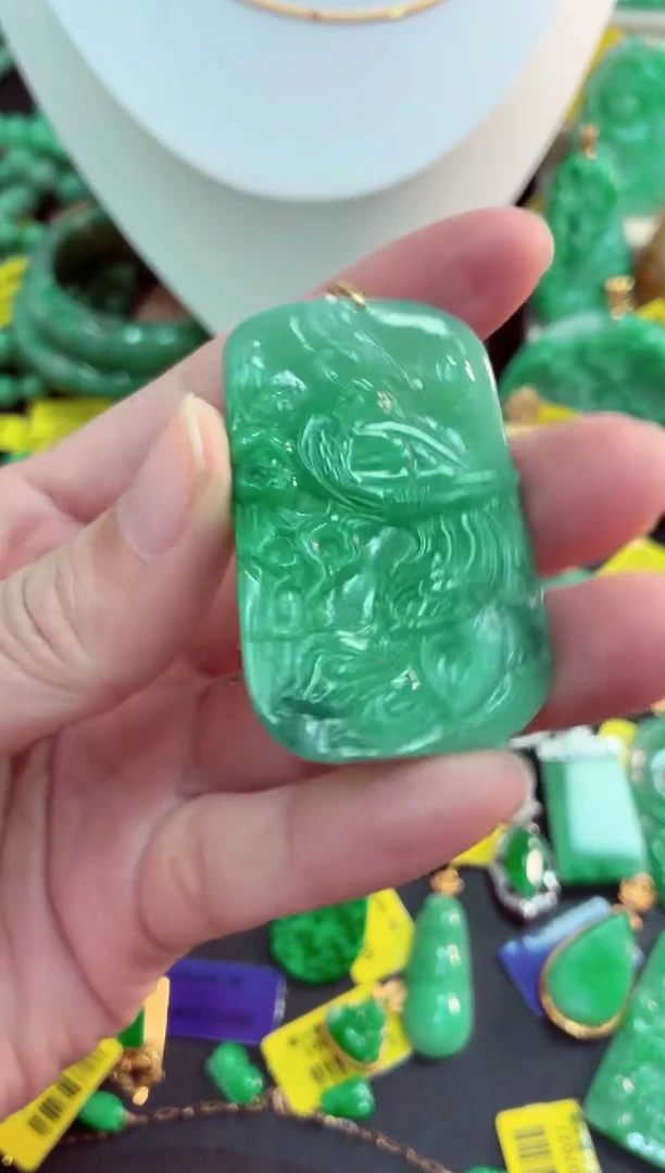 吊坠(不含链)18K金镶嵌翡翠天然缅甸翡翠A货