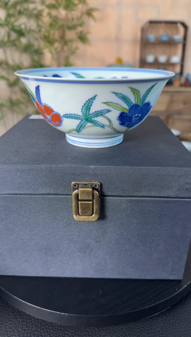 摆件瓷秋葵纹斗彩碗 带款