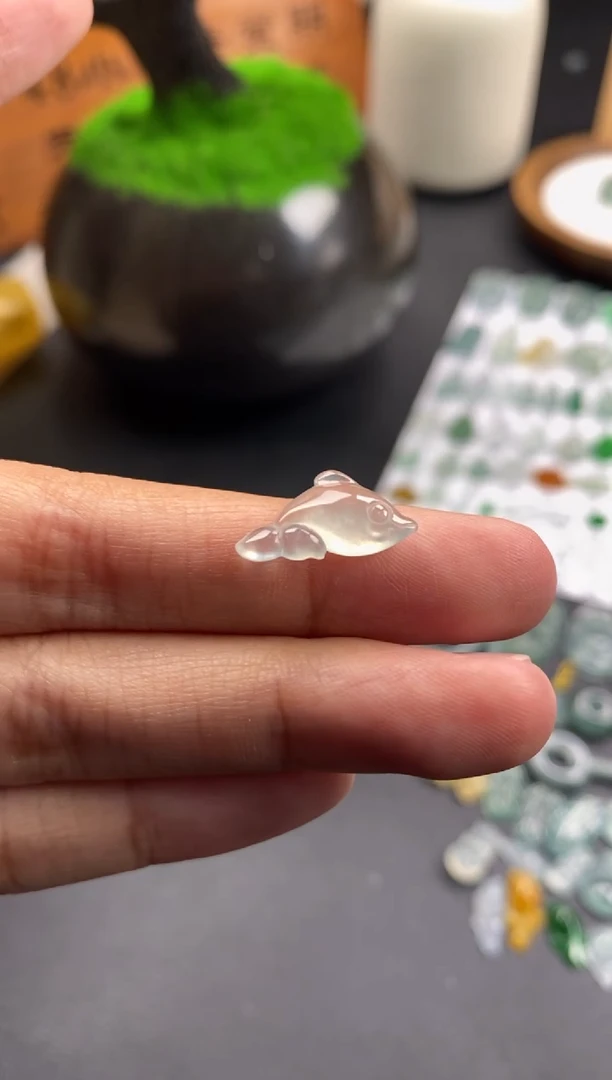 颈饰未镶嵌翡翠翡翠冰种裸石