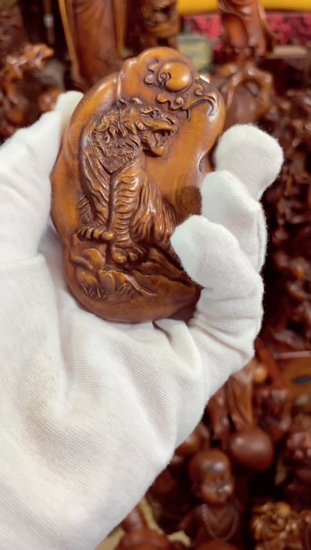 小叶黄杨小件虎牌