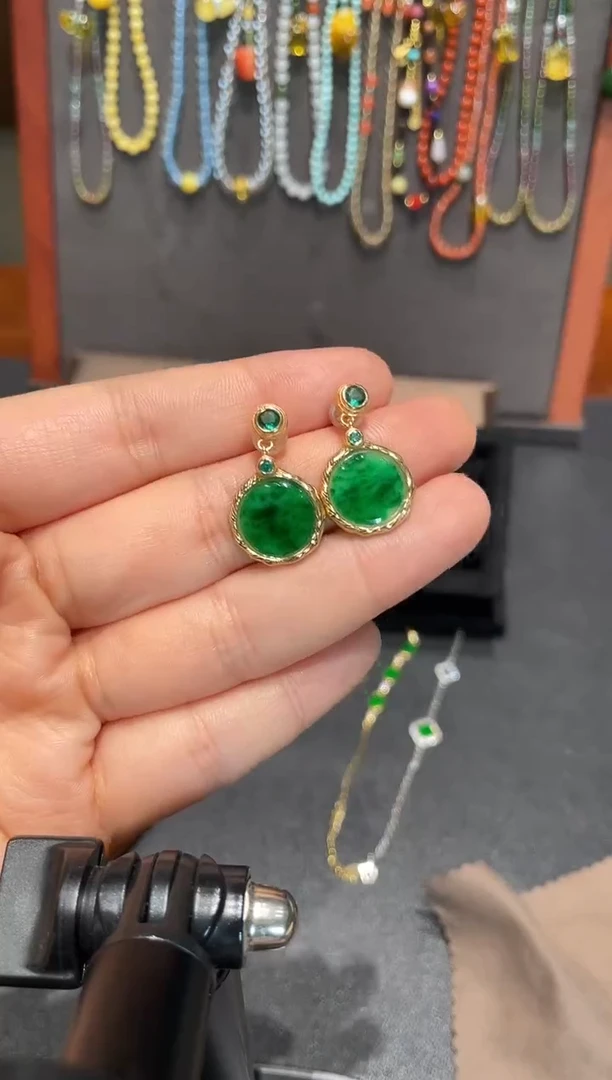 颈饰银S925镀金镶嵌翡翠耳坠