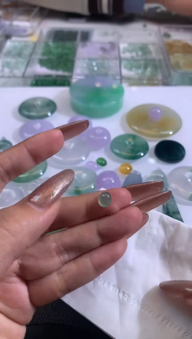 【闪购商品】定制翡翠未镶嵌翡翠