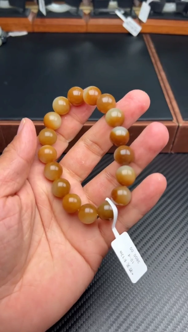 未镶嵌手串和田玉若羌微色差卡12m