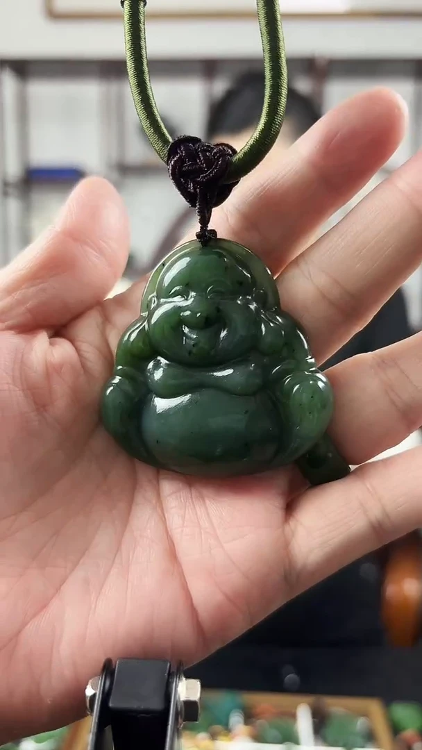 颈饰未镶嵌和田玉佛公