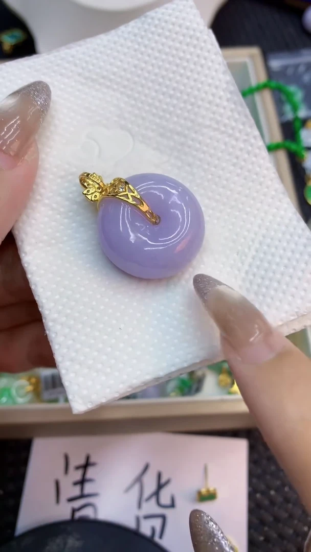 颈饰未镶嵌翡翠多样性发其一