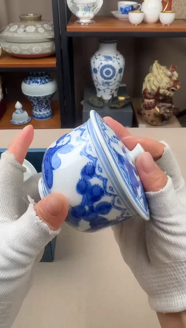 瓷片色锅岛婴戏图手绘盖杯1只