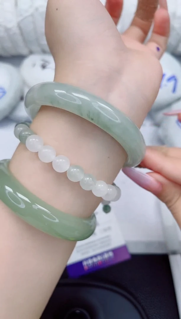 石英质玉手镯未镶嵌96-60/61